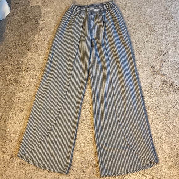 Bobi black & white stripe tulip leg pant with elastic waist. Size xs. - Picture 1 of 4